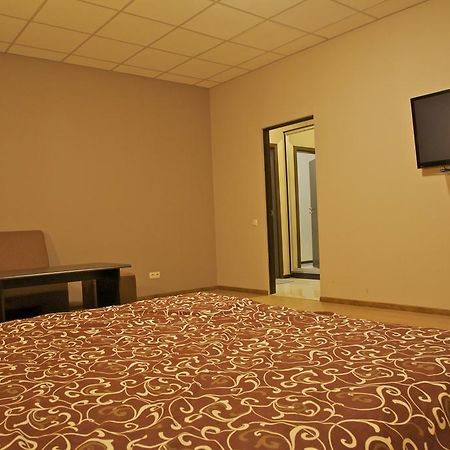 Hôtel West à Kharkiv Extérieur photo