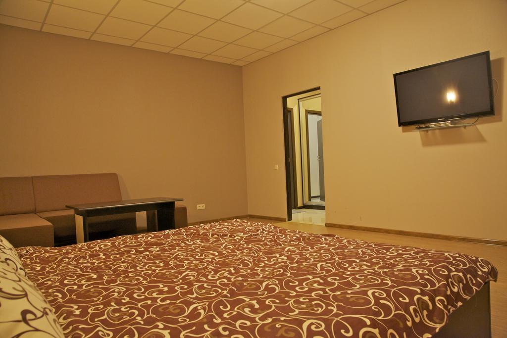 Hôtel West à Kharkiv Extérieur photo
